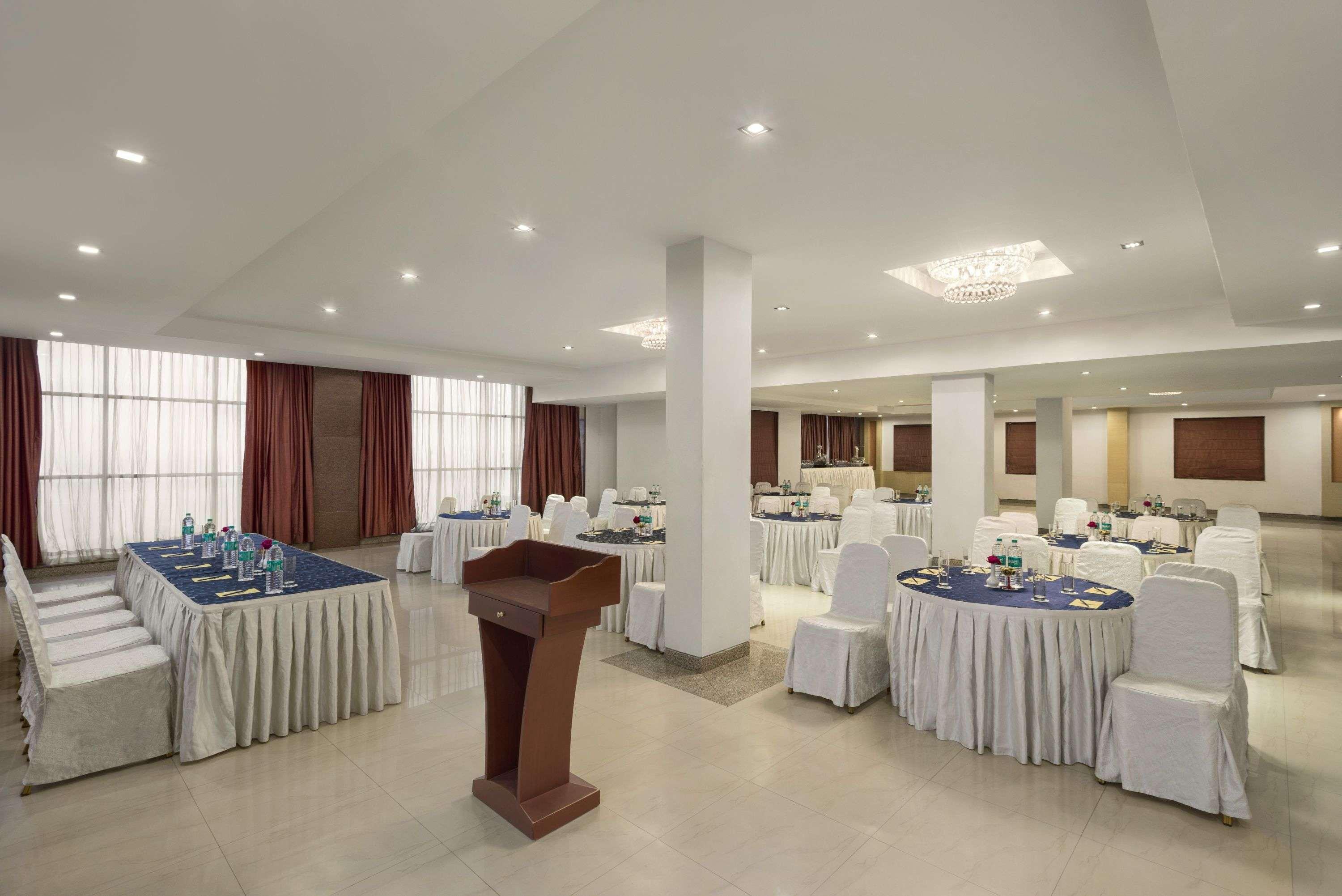 Days Hotel Neemrana Exterior foto