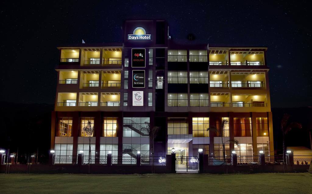 Days Hotel Neemrana Exterior foto