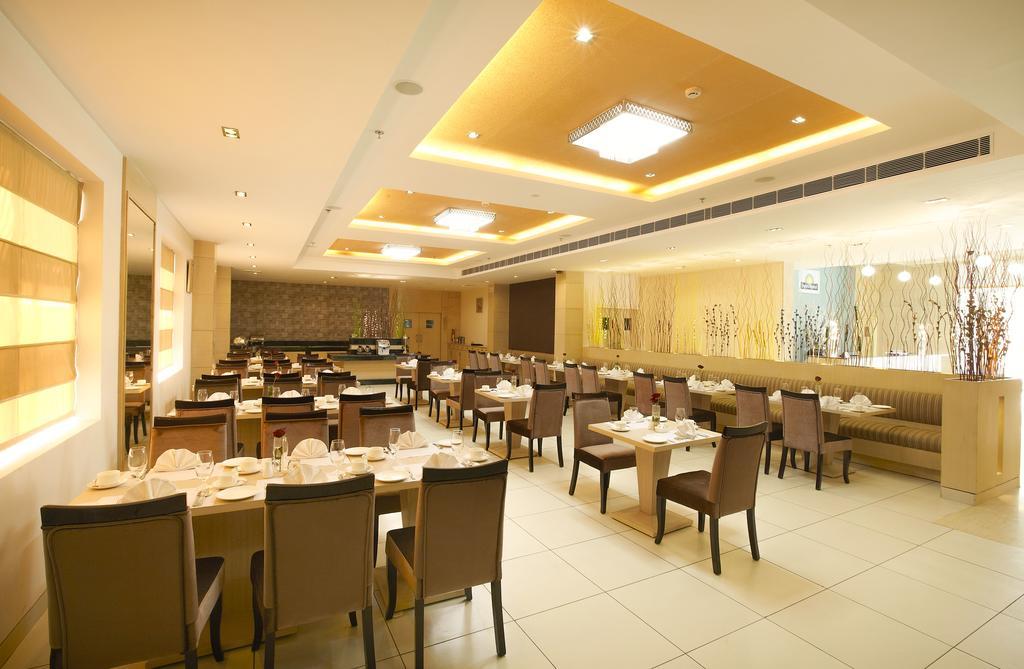 Days Hotel Neemrana Restaurant foto